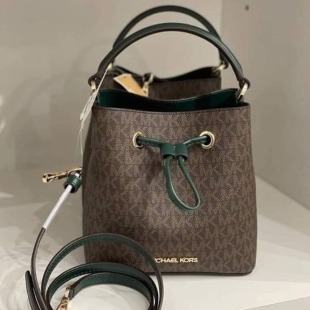 Michael Kors Suri Med Women's Bucket Shoulder Bag - Black/Brown